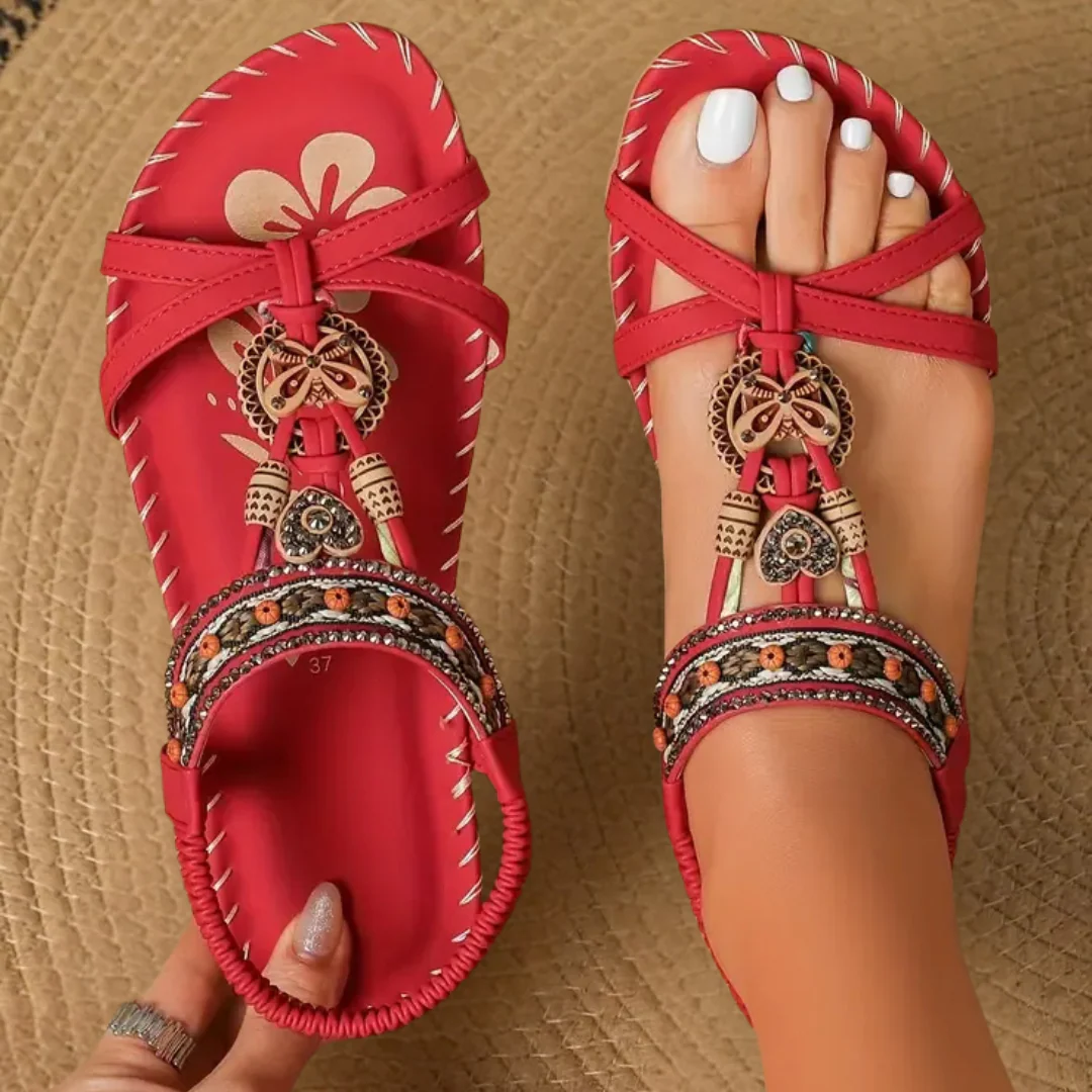 Couture|Sandalias estilo Ibiza que combinan comodidad y elegancia