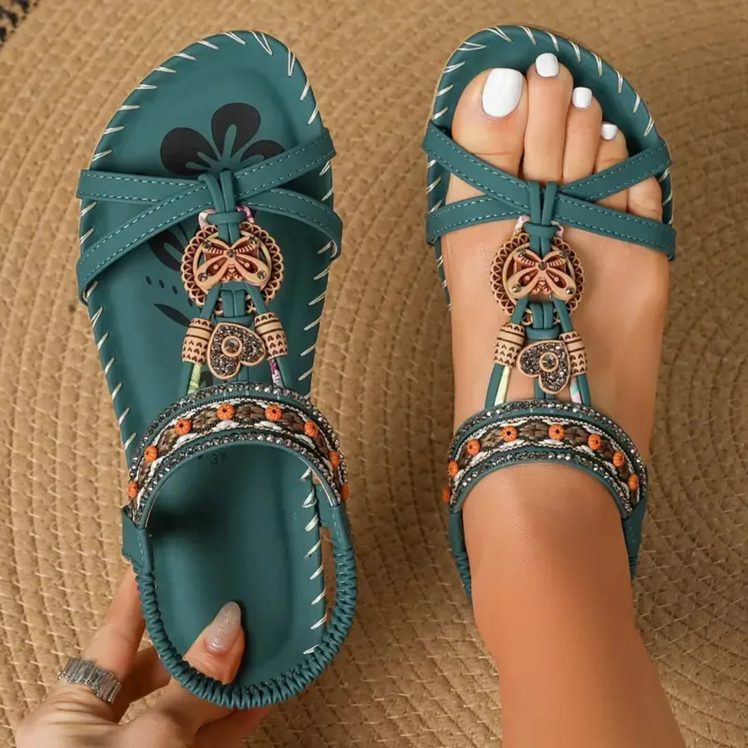 Couture|Sandalias estilo Ibiza que combinan comodidad y elegancia